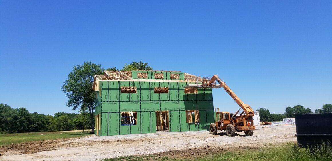 Farmhouse In Bates County