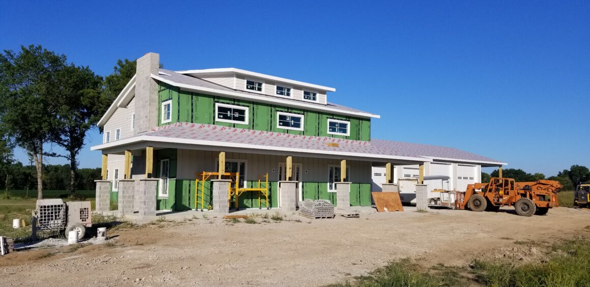 Farmhouse In Bates County