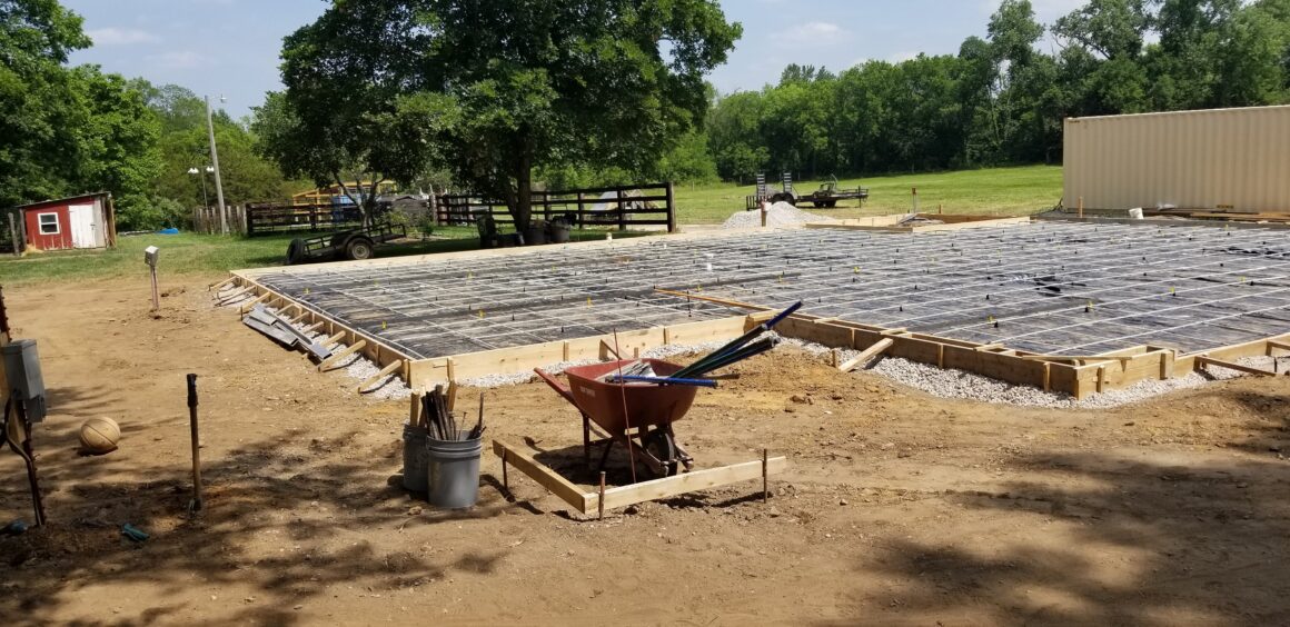 Garage / Barn