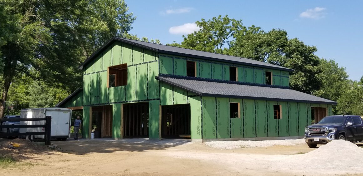 Garage / Barn