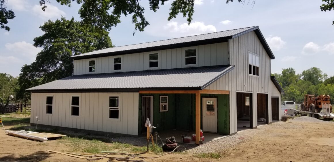 Garage / Barn